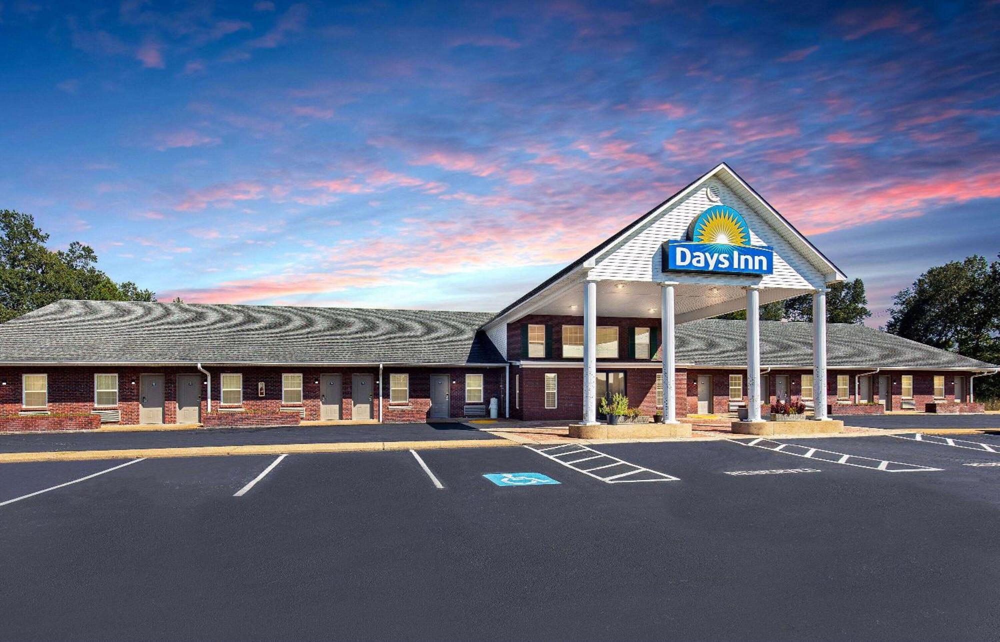 Days Inn By Wyndham Savannah Eksteriør bilde