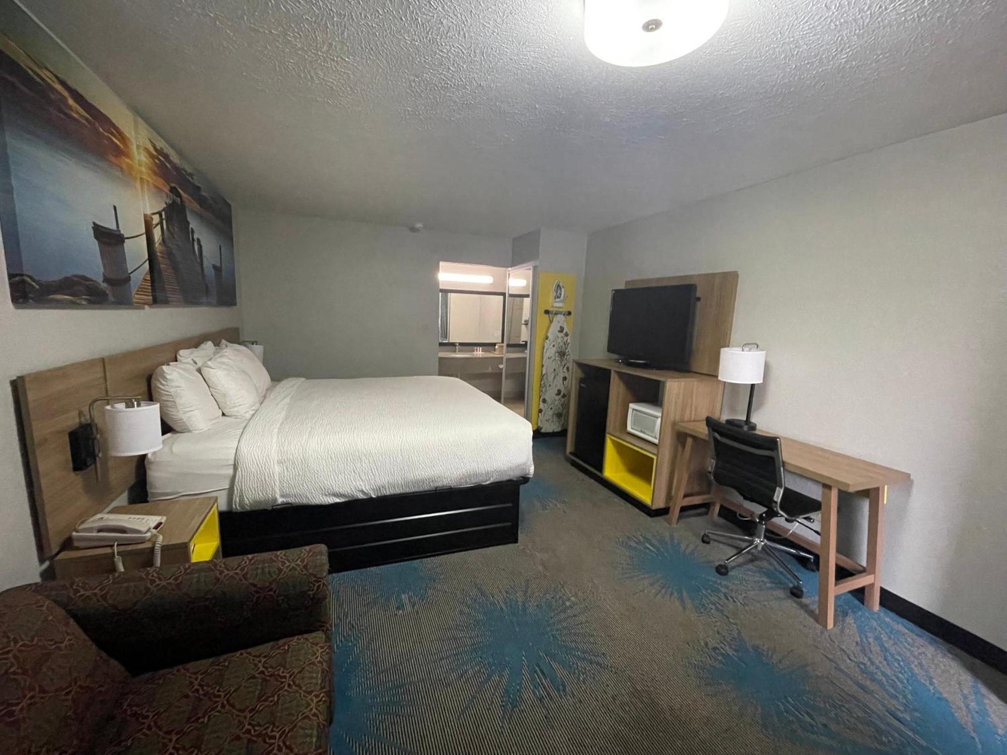 Days Inn By Wyndham Savannah Eksteriør bilde